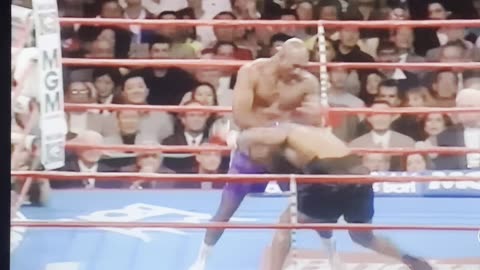 Mike Tyson (USA) vs Evander Holyfield (USA) / KNOCKOUT 🥊 Boxing Punch Shorts #Knockout #holyfield