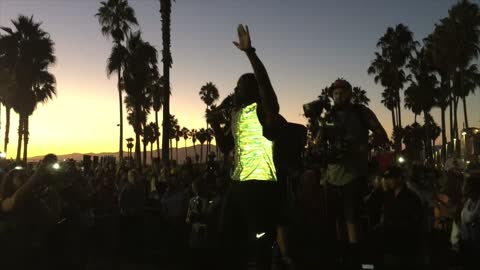 Kevin Hart gives motivational speech for Nike 5K run