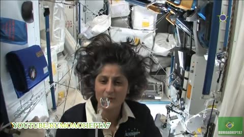 Life on Board the International Space Station_ from launch to return - A vida na estação espacial