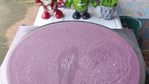 Unleashing Superhero Appetites: Iron Man and The Hulk Conquer a World-Class Thai Crêpe!