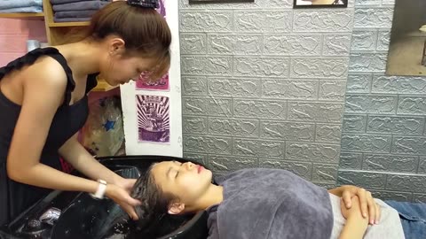 Relax at a Vietnamese hair salon with a cute and beautiful young girl