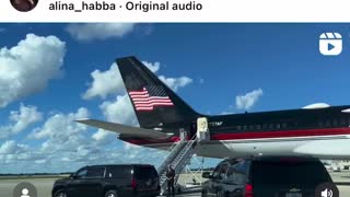 President Trumps landing at airport in new Trump Force One at Texas Rally 10-22-22