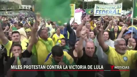 Persisten las protestas por derrota de Bolsonaro en Brasil | Noticias Telemundo