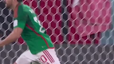 Wojciech Szczesny save ensures Poland clean sheet v Mexico