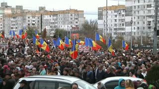 Thousands of Moldovans Take to the Streets of Chișinău in Protest of the EU and NATO