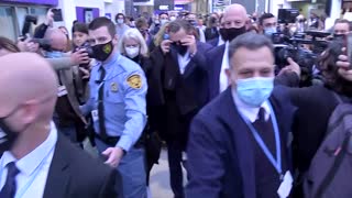 Leonardo DiCaprio draws a crowd at COP26