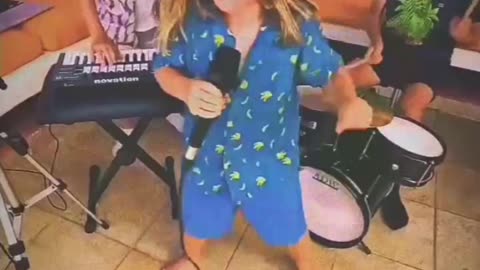 Little girl with brother.. superb Singing