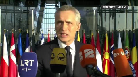 Stoltenberg, NATO aðalskr.: NATO veitt Ukraina "venjing og útgerð" "síðani kríggið byrjaði í 2014"