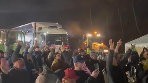 French farmers and truckers blocked the A7 highway. Just like the German farmers and truckers block
