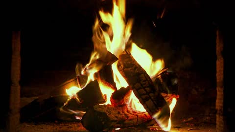 Relaxing Fireplace 🔥 with Burning Logs and Crackling Fire Sounds