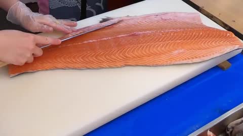 How To Fillet a Whole Salmon | Sashimi & Sushi -Taiwanese street food-16