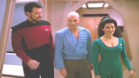 Captain's Hole-iday - Star Trek The Next Generation