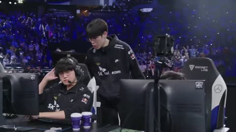 Faker's reaction right after Losing Worlds Finals