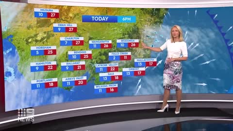 Light showers across NSW, Temperatures continue to rise in Brisbane | 9 News Australia