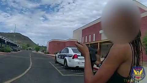 Phoenix officer catches woman pulling out a gun from her purse is quickly detained