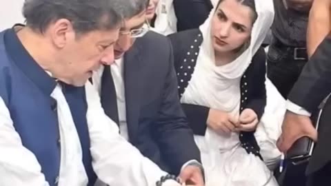 عمران احمد خان نیازی کی تازہ تصویر