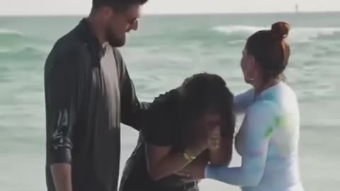 WATCH: Thousands Gather In American Oceans For Baptism