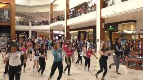 BEST FLASH MOB EVER!