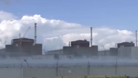 Russian missiles fly over Ukrainian nuclear power plant - risk of a nuclear disaster increases again
