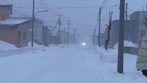 Japan is freezing! Ice Apocalypse stopped life! Snow is endless