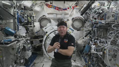 iss070m260861703 Expedition 70 Astronaut Mike Barratt Talks with KGW TV Portland Oregon 240326