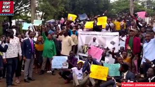 🇺🇬 🇺🇸 Ugandan students from at least 13 universities take to the streets