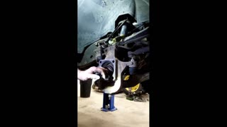 03-07 GM Sierra Silverado Front wheel bearing replacement (Tahoe, Suburban, etc)