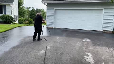 Professional Asphalt Spray Sealing: “The Calm One” Top Coats Pavement Maintenance