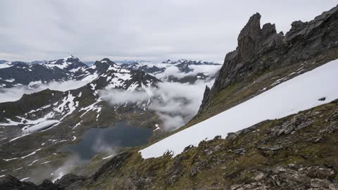 fog its coming to norwegian valley