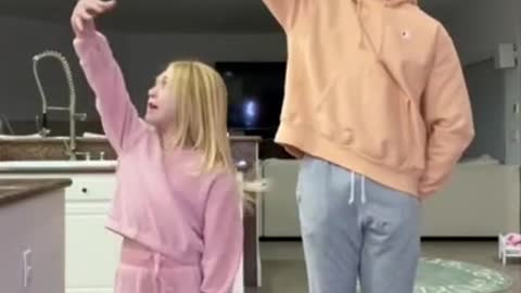 Best Trending Dad & Daughter Tiktok Dance Video 2021