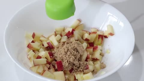 Fresh crumbled cake Apple crumble cake - How to make