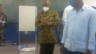 Jacob Zuma votes part 1