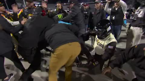 Nascar: FIGHT between Ty Gibbs and Sam Mayer