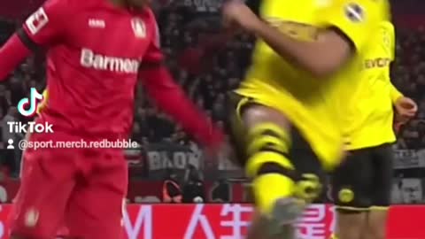 LEON BAILEY DANCES AROUND EMRE CAN