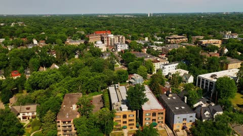 Sold by Geoffrey Serdar! Minneapolis Lake Harriet Condo with Rooftop Views