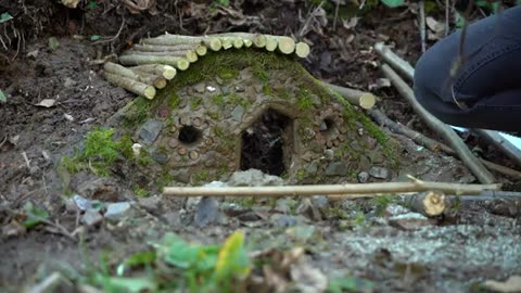 A small Hobbit house - Diaroma - a Miniature Hobby Village