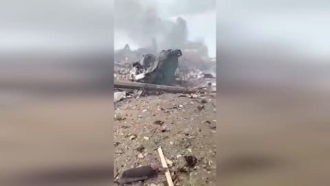 UKRAINE LOCALS BURNED A COLUMN OF RUSSIAN TANKS