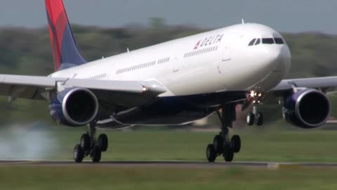 Delta served with $2M lawsuit claiming crew ignored passenger assault