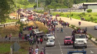 La caravana migrante continúa su éxodo y alza la voz contra Gobierno de México
