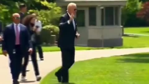 Biden runs to catch the aircraft