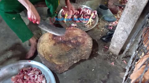 Experienced chicken cutting, Bangladesh