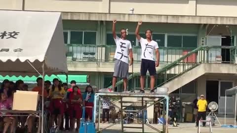 Funny Japanese high school students trying to get a girlfriend while doing the athletes oath