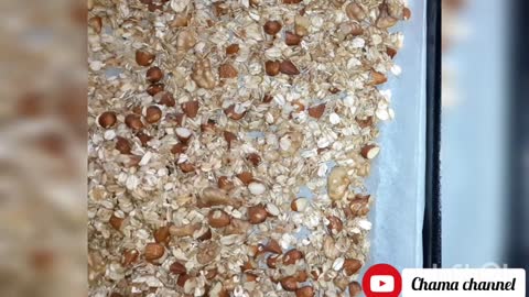 Homemade granola, super easy recipe.