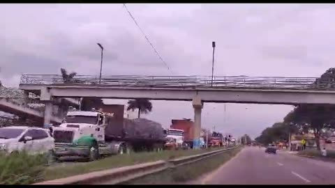 “Queremos una vivienda digna”: protesta genera caos en la variante Mamonal