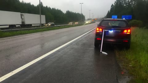 Intensa filmación con dash cam de un choque en la autopista contra un alce