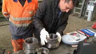 Installing a large bearing with the Simatec Simatherm IH 025 Volcano Heater