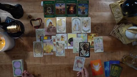 🎱 PICK A CARD 🎱 (MARCH 2021 PREDICTIONS) ENERGY / PSYCHIC READING 💰💖🤩🔮