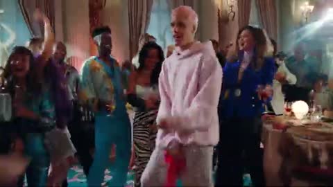 Justin Bieber - Yummy (Official Video)