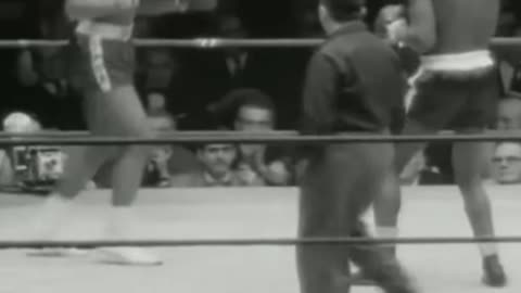 18 year old Muhammad Ali fight at the golden glove fight with Jimmy Jones (1957)
