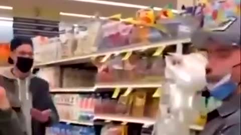 Man Pranks "Karen" Inside Walmart With Facemask